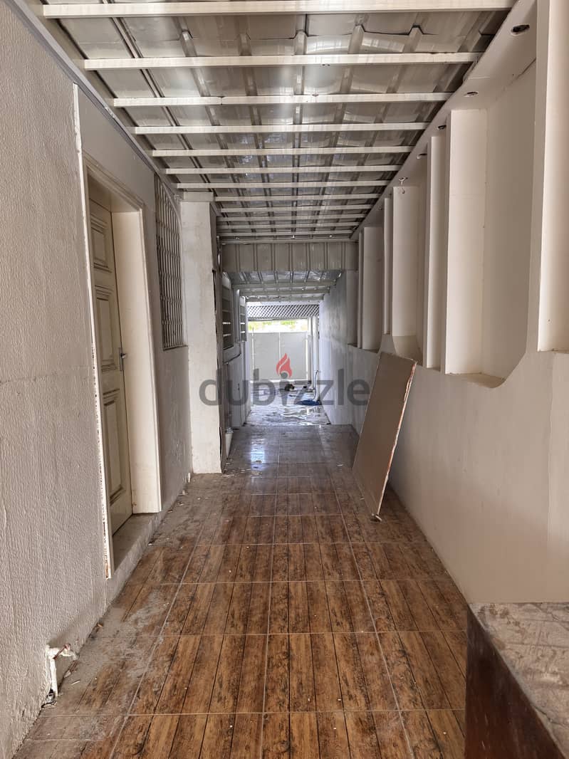 Office space available oppsite CCC in Al Qurum 17