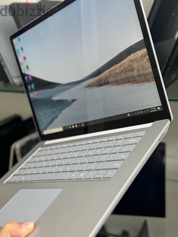 Microsoft surface Book 3 core i7 10th Gen 8gb Graphics iris plus 2k 2