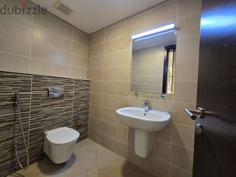 spacious 5+1 Bhk Penthouse 3