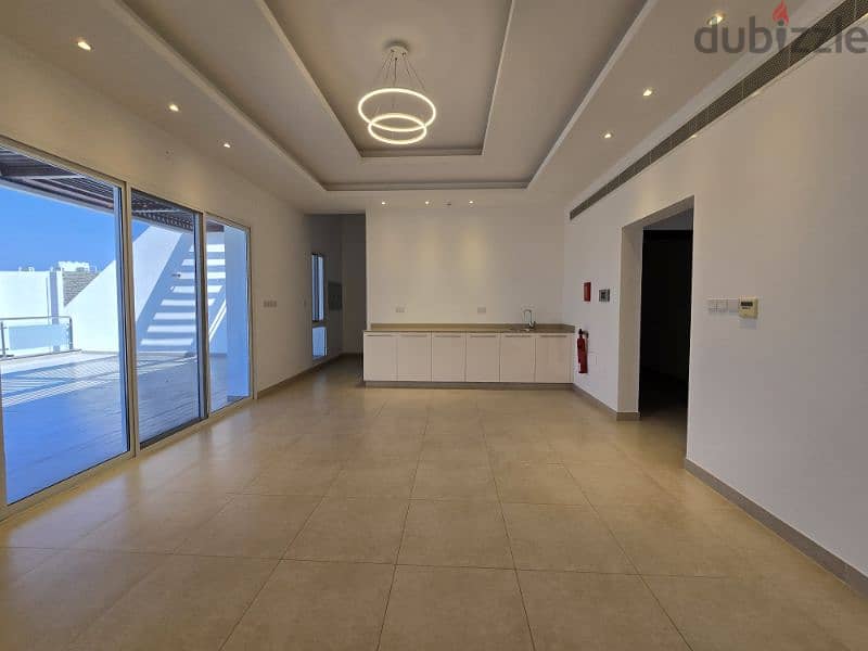 spacious 5+1 Bhk Penthouse 13