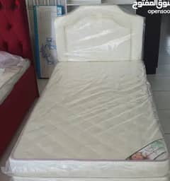 سرير شخص واحد مستعمل حاجه بسيطه للبيع /Very little used bed for sale 0