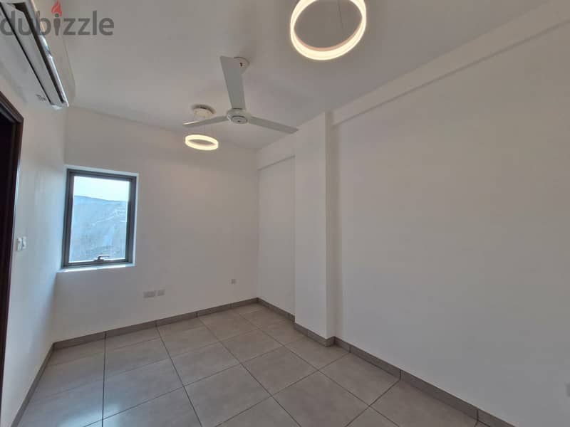 2 BR Excellent Apartment in Ruwi 7