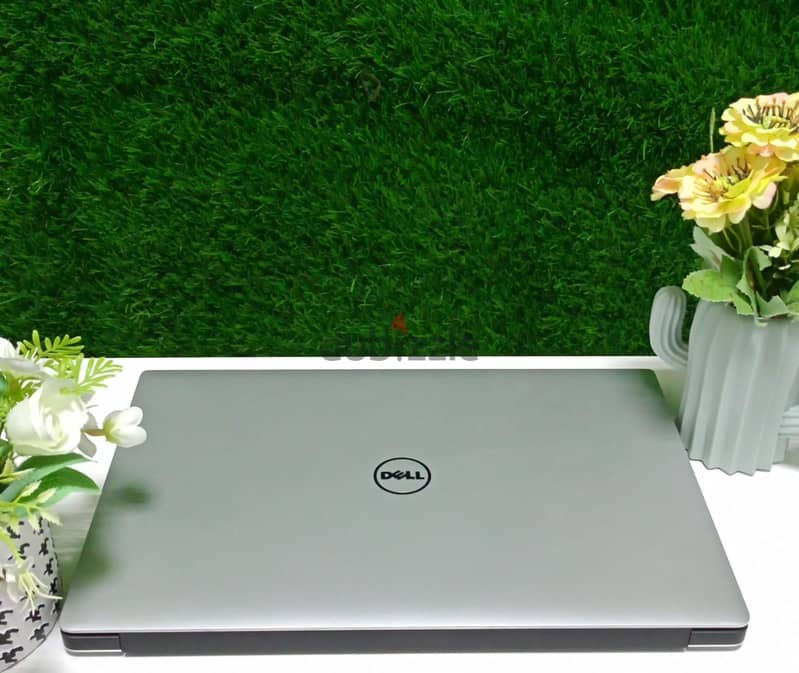 Laptop Dell XPS Core i7 7th Gen 32GB RAM 512GB SSD 4GB Graphic 1