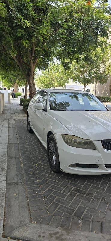 BMW 3-Series 2010 1