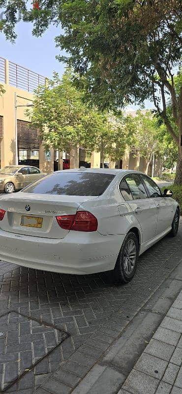 BMW 3-Series 2010 4