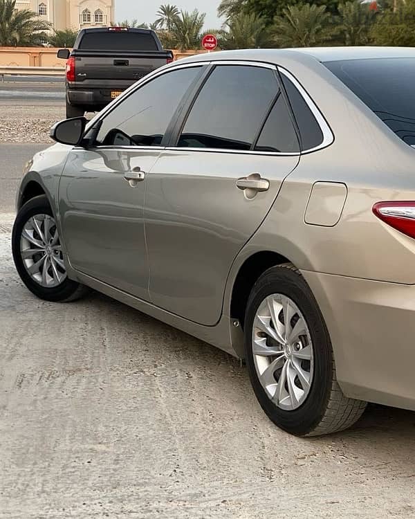 Toyota Camry 2017 3