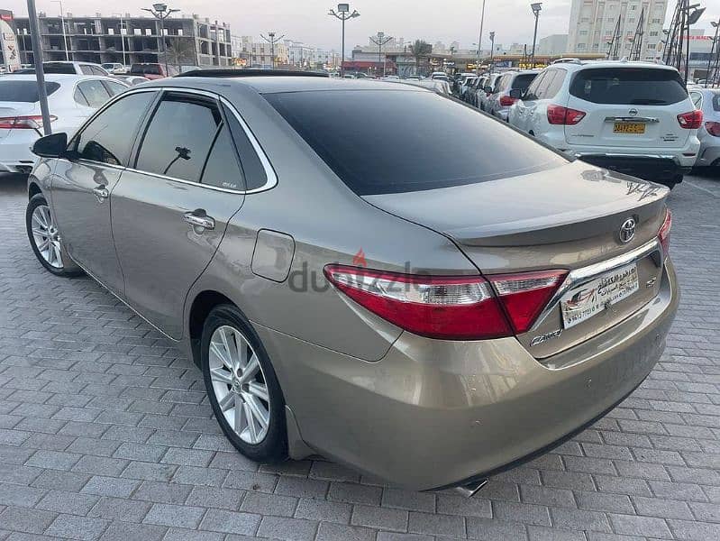 Toyota Camry 2016 XLE 2