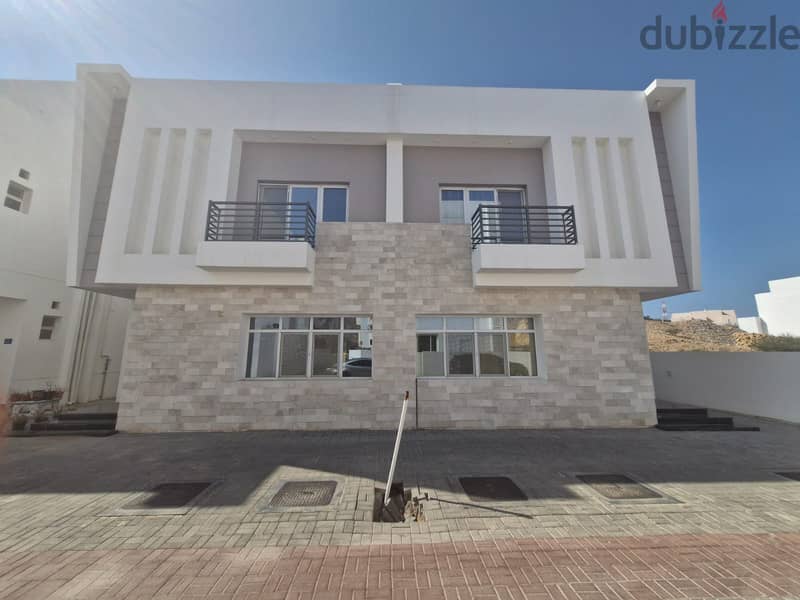 5 BR Amazing Villa in Al Ansab 0