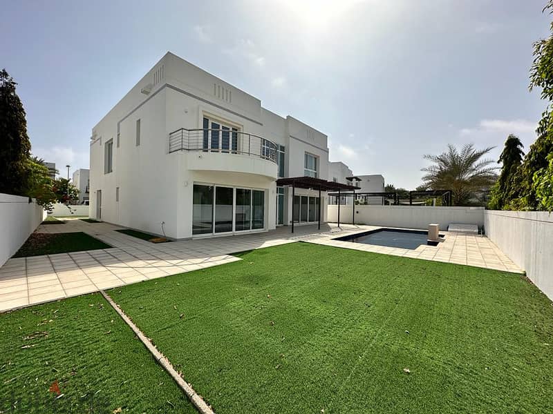 4 Bedroom Villa with Private Pool for Rent in Al Mouj 0