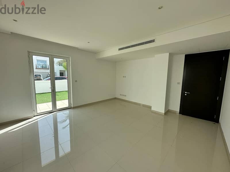 4 Bedroom Villa with Private Pool for Rent in Al Mouj 2