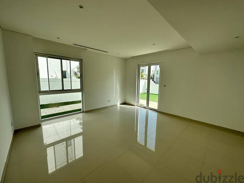 4 Bedroom Villa with Private Pool for Rent in Al Mouj 14