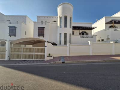 5 BR + 1 Maid’s Room Villa for Rent in Compound, Qurum