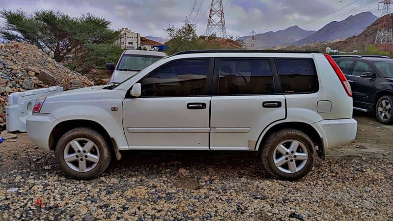 Nissan X-Trail 2010 1