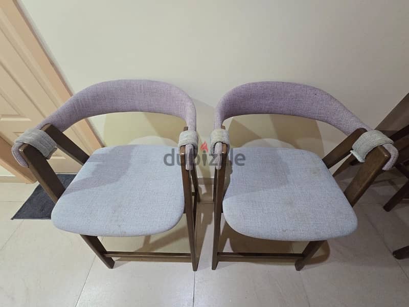 corner sofa and 4 seater dining table 3