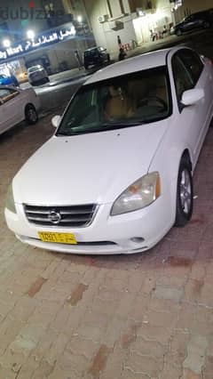 Lady using Nissan Altima 2007 for Sale 0