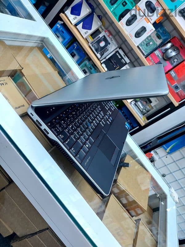 Laptop DELL i7 2