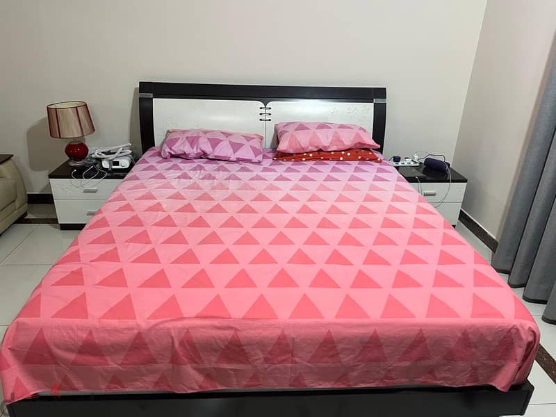 King Size Bedset + Side table+ Wardrobe 1