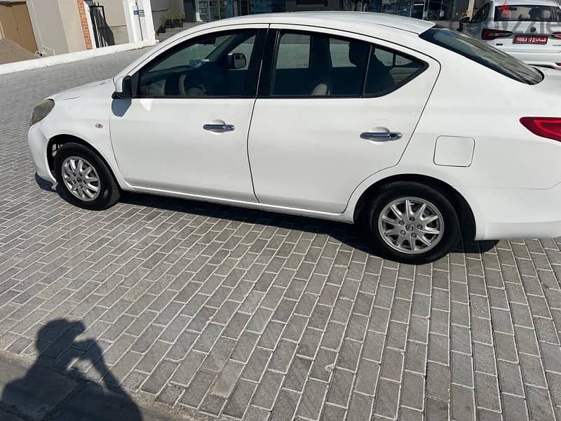 Nissan Sunny 2012 1