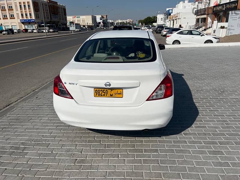 Nissan Sunny 2012 5