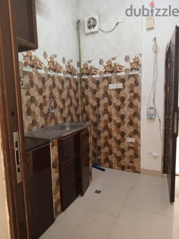 Room atached bathroom and sharing kithen for rent in ghubra 78131130 3