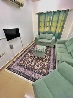 شقه مفروشه للايجار في العذيبه Furnished apartment for rent in Azaiba 0