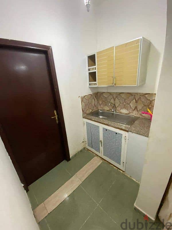 استديو للايجار في الخوير Studio for rent in Al Khuwair 5