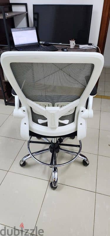 good condition chair 1