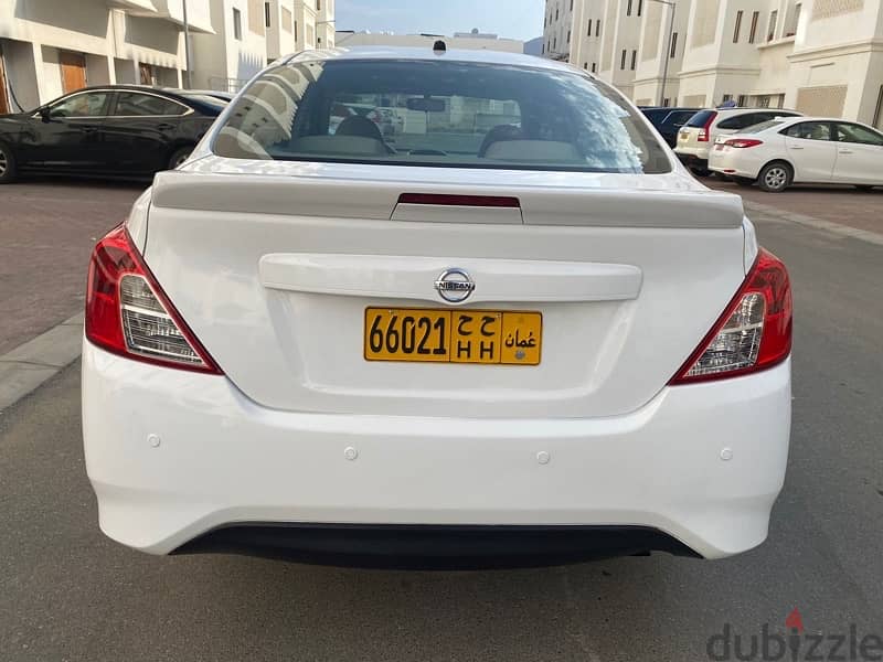 Nissan Sunny 2018 4