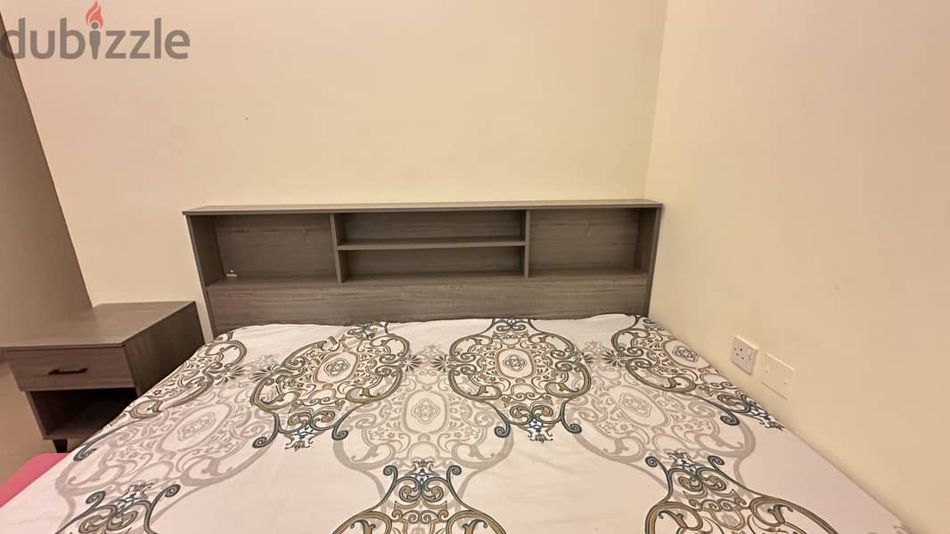 King Size Bed Set for Sale – Grey (180x200 cm) | سرير كبير مع طقم كام 7