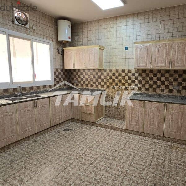 تاون هاوس REF 618NB   بوشر   المساحة: 287 متر مربع سعر : 80,000 ريال 4