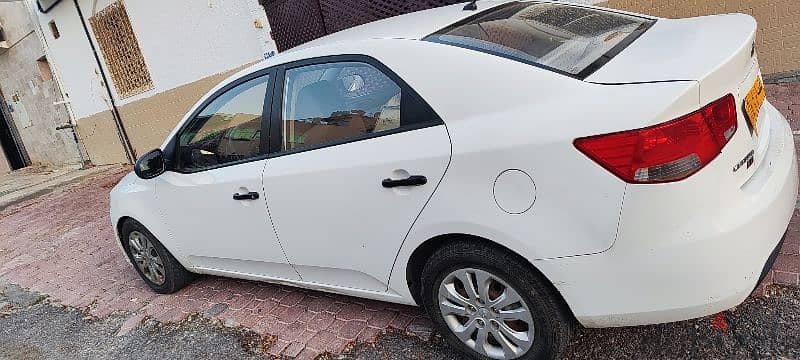 Kia Cerato 2012 4