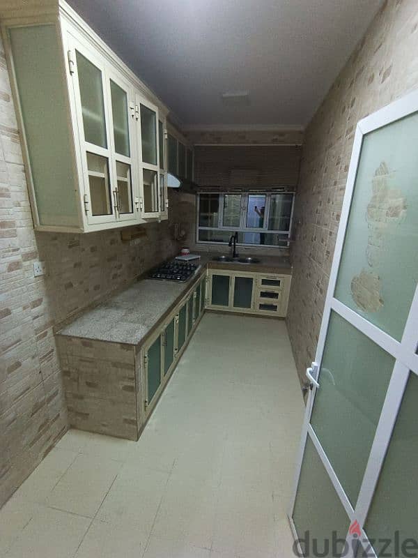 unfurnished 2bhk flat in ghubra near Indian school, family 1