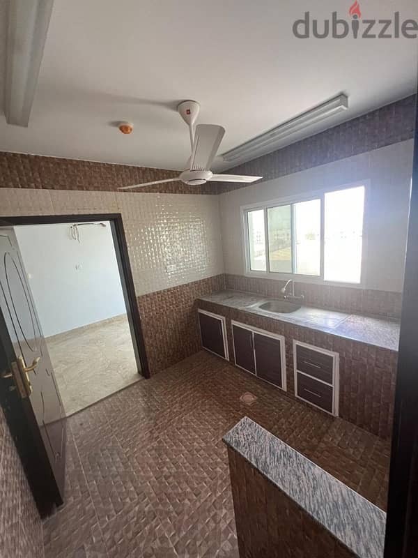 للايجار شقة 1BHK الموقع غلا  : رقم الاعلان 102 3