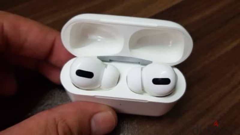 Apple AirPods Pro (2nd generation) with MagSafe Case (USB‑C) 3