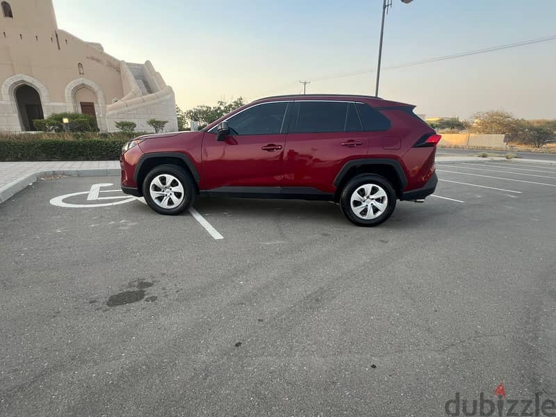 Toyota Rav 4 2020 LE 9