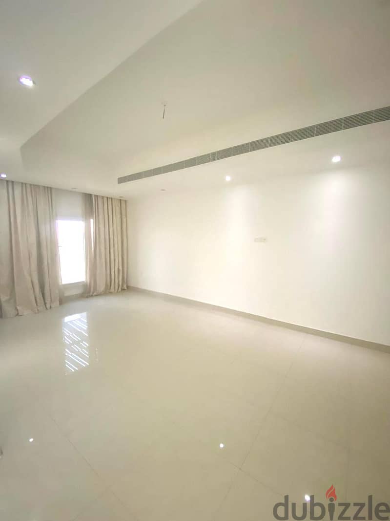 "SR-AK-638 *For Rent: Spacious Commercial Villa in Al Mawaileh South! 8