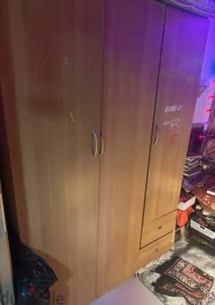 3 door wardrobe for sale in Ghubrah 0