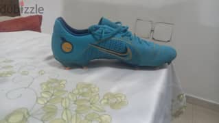 Barely used football shoes- good condition 0