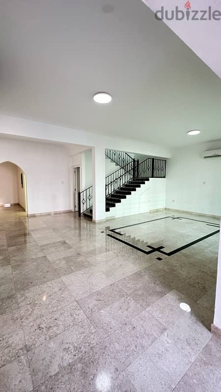 Villa for rent in qurum 2