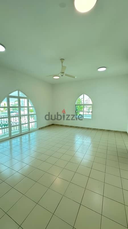 Villa for rent in qurum 14