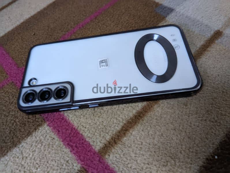 S22 plus used for 1 month only. Purchased from Amazon UAE 2