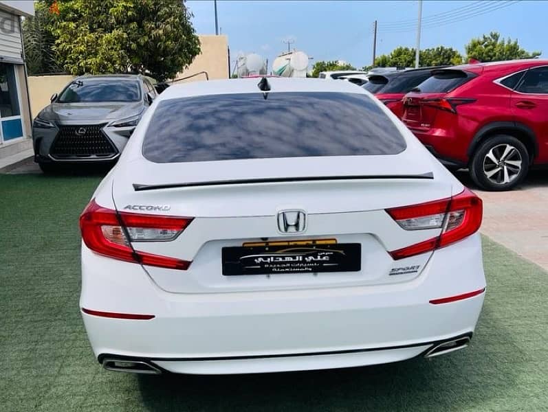 Honda Accord 2022 4