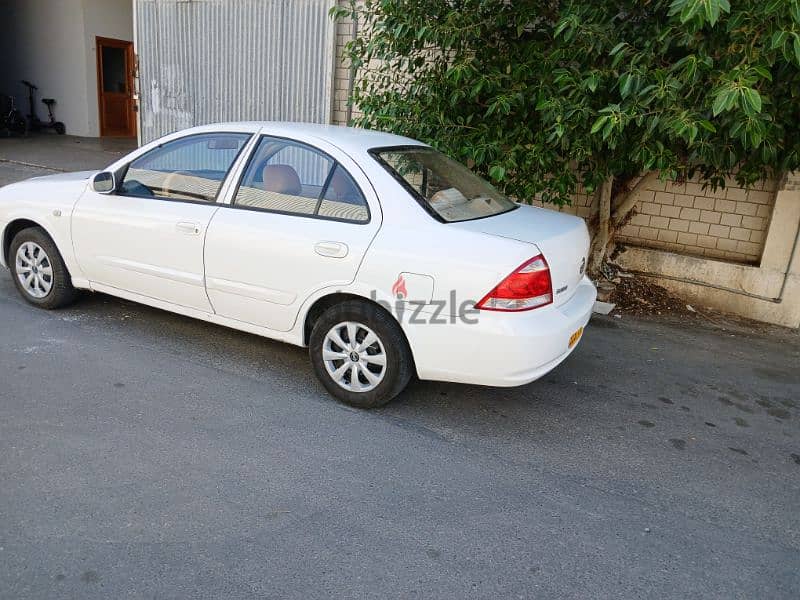 Nissan Sunny 2012 4