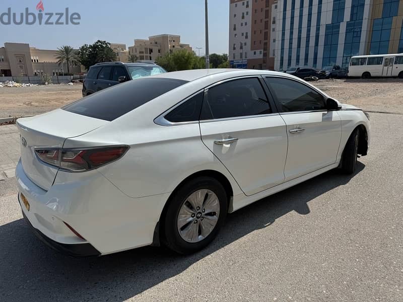 Hyundai Sonata (Hybrid) 2019 3