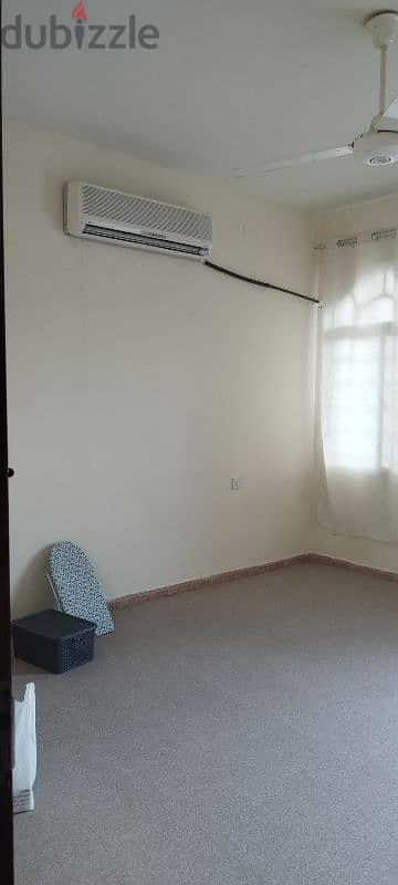 Executive sharing single room for rent in farq. 3