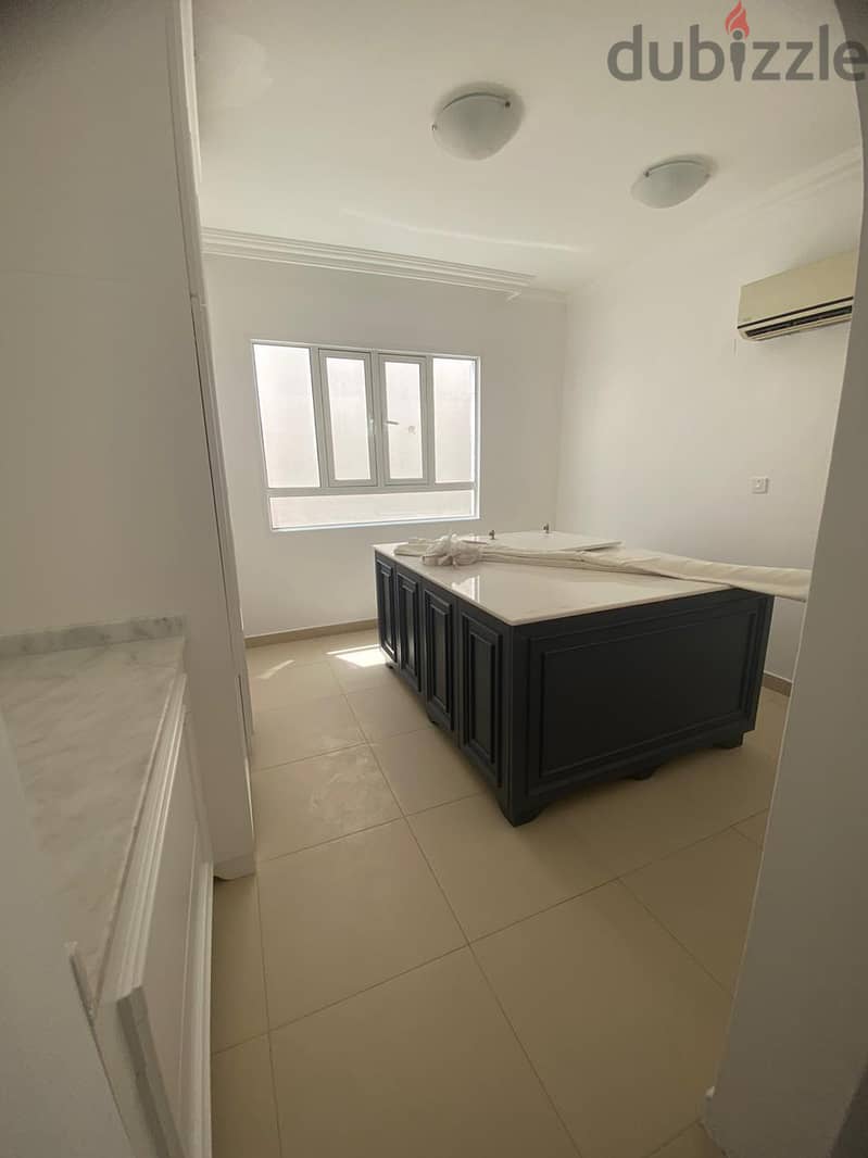 "SR-ST-649  *Flat for Rent in Al Mawaleh South*  4