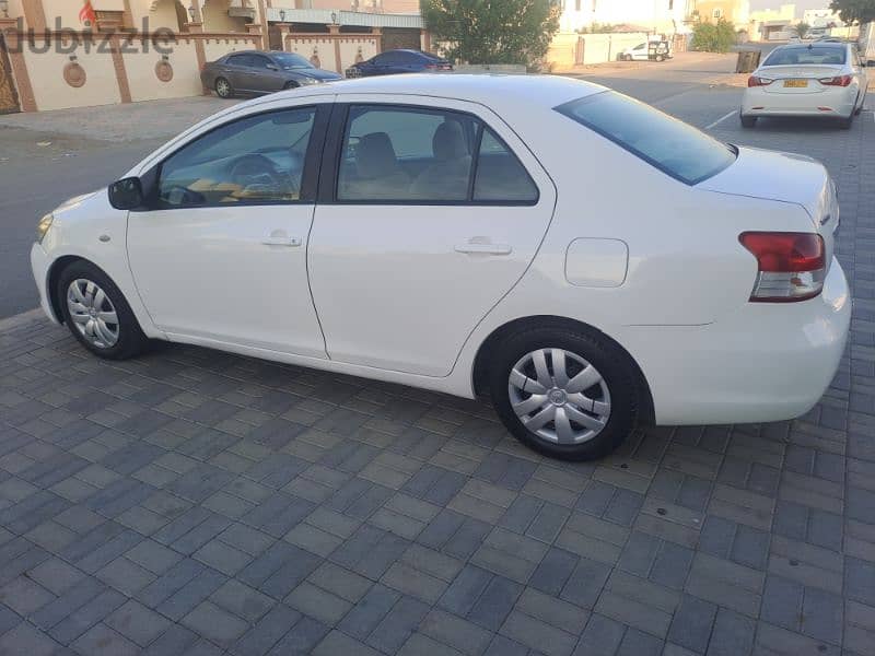 Toyota Yaris 2010 full automatic neat and clean 5