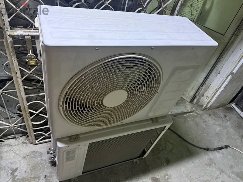 Ac avibale good condition in all mucat with guranti 4