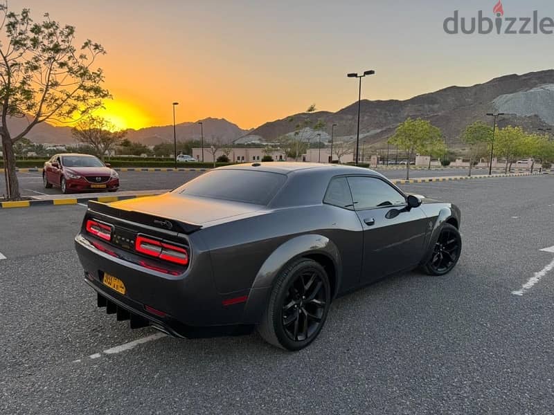 Dodge Challenger 2019 6