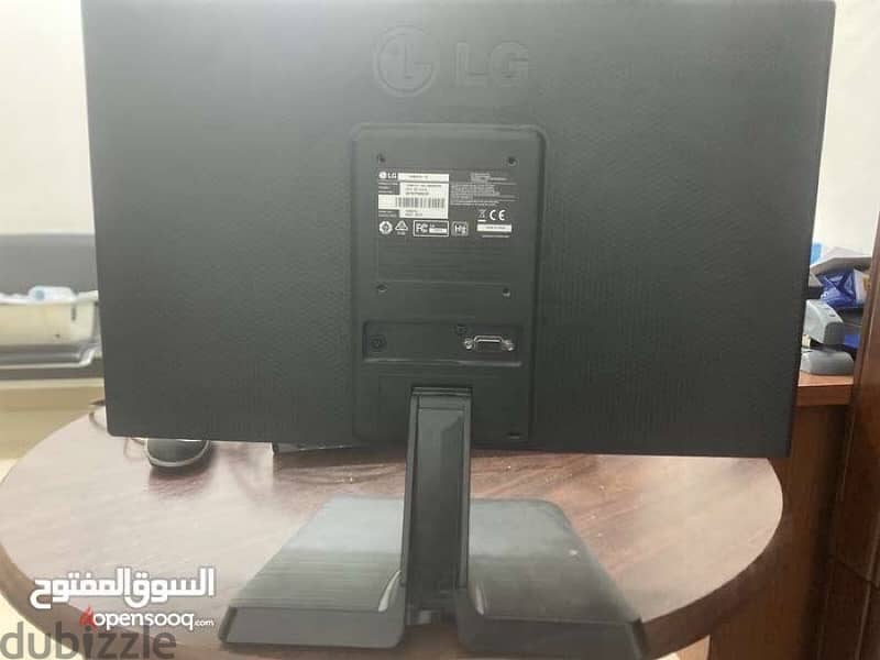 LG Flatron E1942C-BN شاشة 18.5 بوصة VGA 1366x768 مع حامل 2